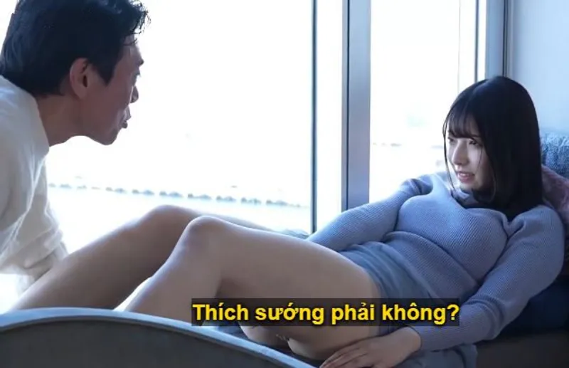 Em chỉ việc nằm giữ vú cho khỏi nặng còn chịch để anh